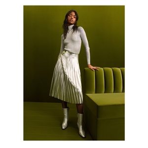NWT Scoop pleated silver skirt